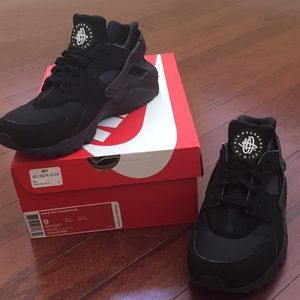 Black huarache